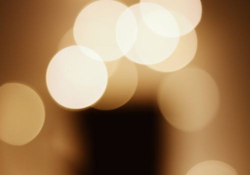 Soft light gradients representing workspace comfort